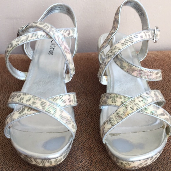 Justice Wedge Sandals - Picture 3 of 8